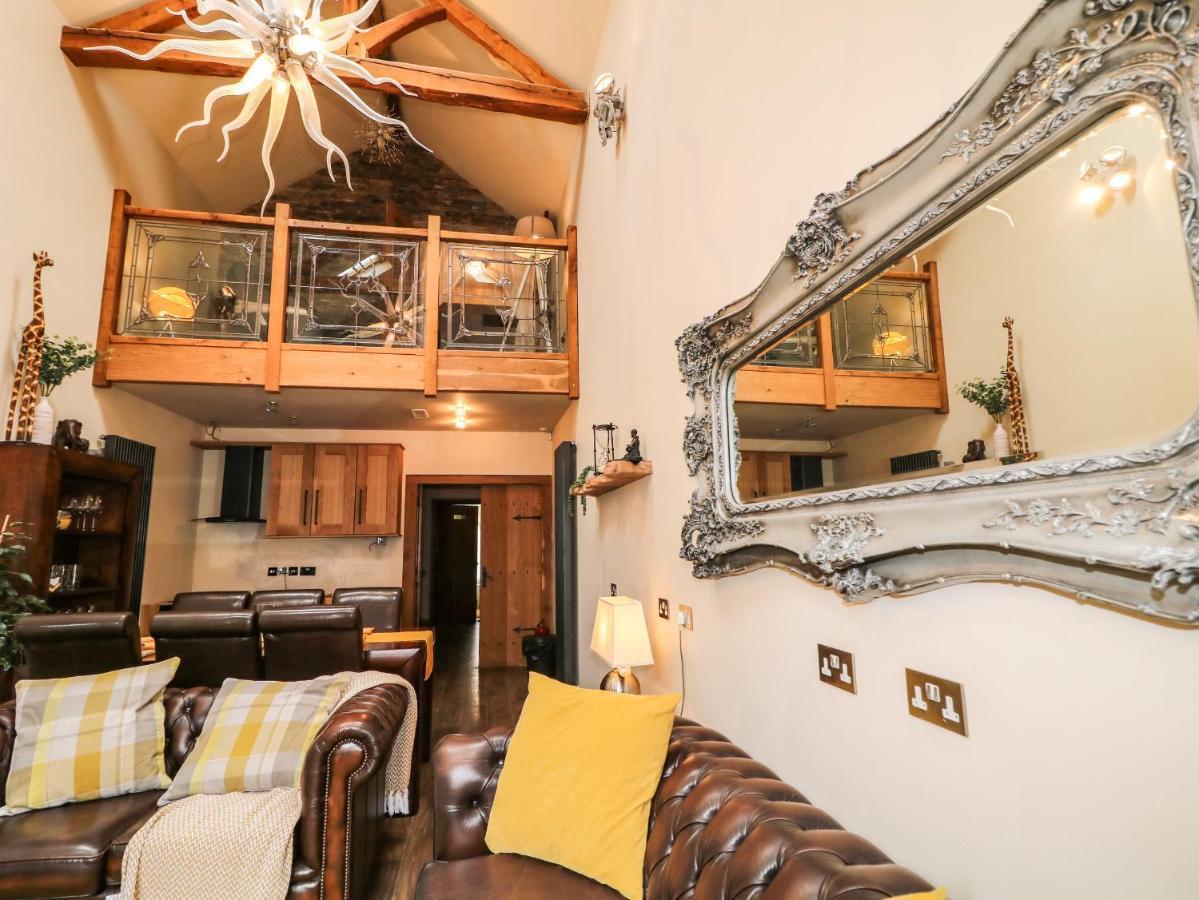 The Upper Room Ballymena Bagian luar foto