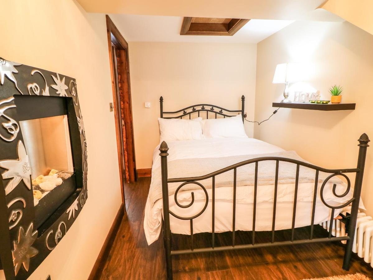 The Upper Room Ballymena Bagian luar foto
